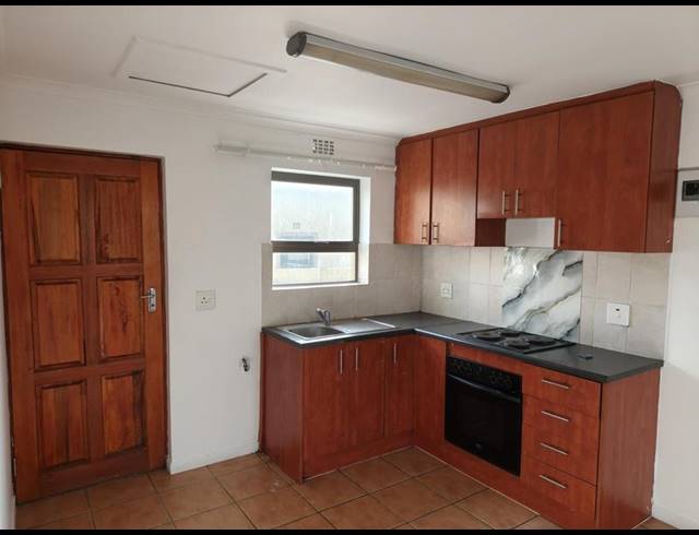 2 BEDROOM TOWNHOUSE FOR SALE IN BARDALE VILLAGE